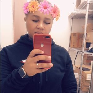 Meet your Posher, Joi